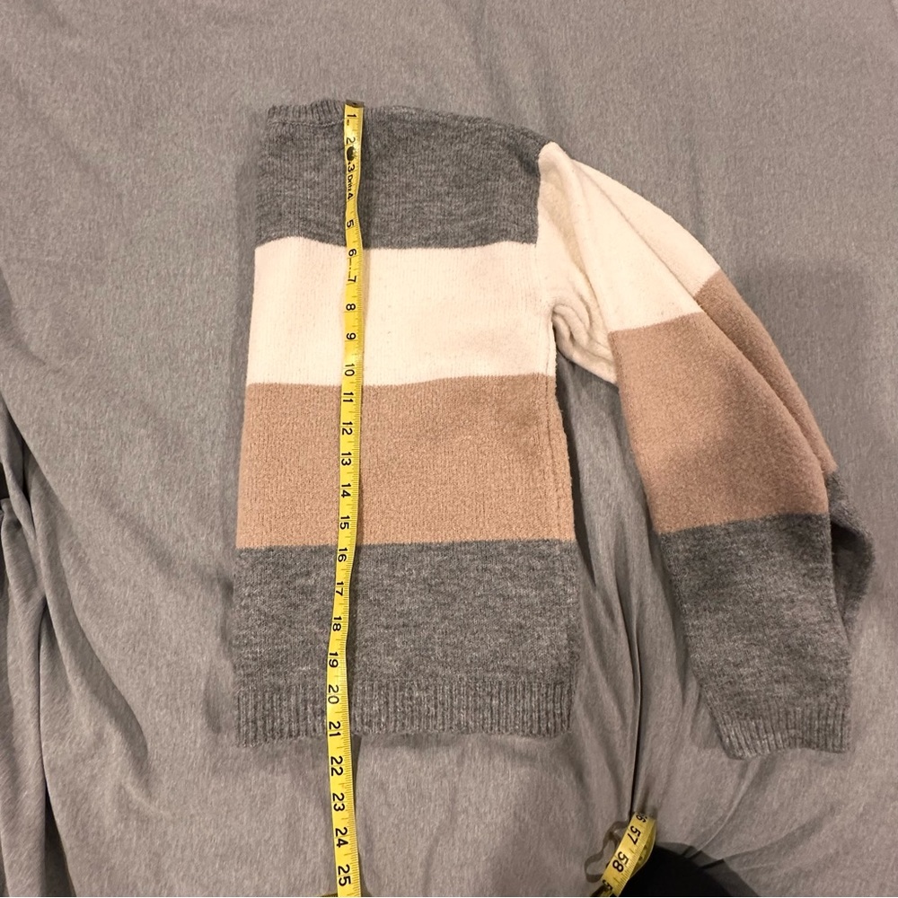 Forever 21 Colorblock Knit Sweater Gray Cream Tan Long Sleeve - Picture 6 of 10
